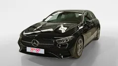 Negro noche Usado 2024 Mercedes A180 AMG line Berlina | 33.900 € (Precio justo)