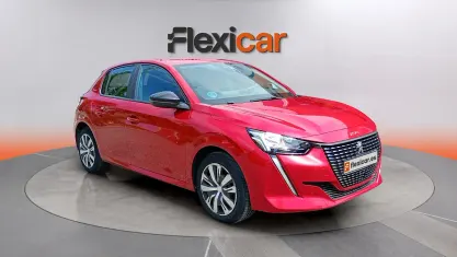 Usado Peugeot 208 Active 101 CV (74 kW) 2023 Rojo Utilitario