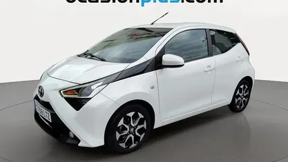 Usado Toyota Aygo X-play 72 CV (52 kW) 2021 Blanco Utilitario