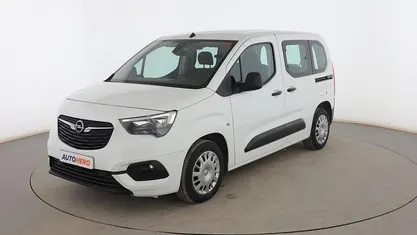 Usado Opel Combo Life Edition 102 CV (75 kW) 2020 Blanco Monovolumen