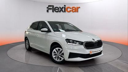 Używany Skoda Fabia Ambition 95 KM (69 kW) 2022 Biały Hatchback