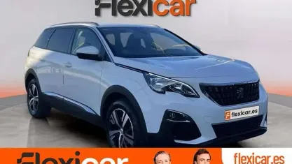 Usado Peugeot 5008 Allure 131 CV (96 kW) 2020 Blanco SUV