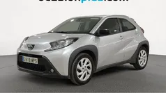 Gris Usado 2024 Toyota Aygo Play Utilitario | 13.819 € (Precio justo)
