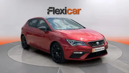 Usado Seat Leon FR 150 CV (110 kW) 2020 Rojo Berlina