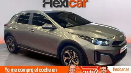Usado Kia XCeed 136 CV (100 kW) 2024 Gris SUV