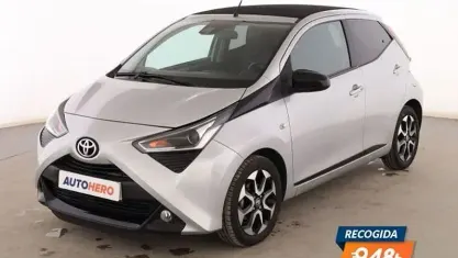 Usado Toyota Aygo X-wave 72 CV (52 kW) 2020 Gris Utilitario