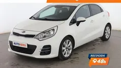 Blanco Usado 2016 Kia Rio Berlina | 9099 € (Precio justo)