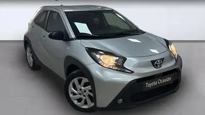 Begagnad Toyota Aygo X-play 69 HK (50 kW) 2024 Grå