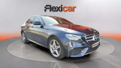 Usado Mercedes E300 306 CV (225 kW) 2020 Azul Berlina