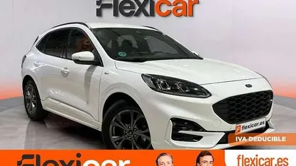 Usado Ford Kuga ST-Line 150 CV (110 kW) 2022 Blanco SUV