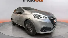Usado 2018 Peugeot 208 Allure Utilitario | 8990 € (Precio justo)