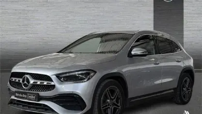 Usado Mercedes GLA200 150 CV (110 kW) 2022 Plata iridio SUV