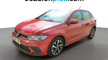 Käytetty VW Polo Life 95 HP (69 kW) 2022 Punainen Viistoperä