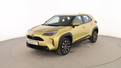 Usado Toyota Yaris Cross Active 116 CV (85 kW) 2023 Amarillo SUV