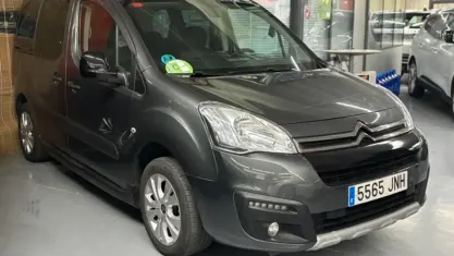 Używany Citroën Berlingo Feel 120 KM (88 kW) 2017 Szary Minivan