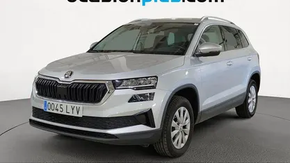 Gris plata Usado 2022 Skoda Karoq Ambition SUV | 19.783 € (Super precio)