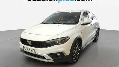 Usado Fiat Tipo Cross 131 CV (96 kW) 2023 Utilitario