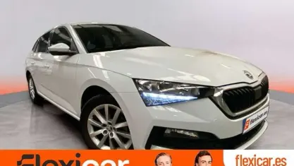 Usado Skoda Scala Style 116 CV (85 kW) 2020 Blanco Utilitario