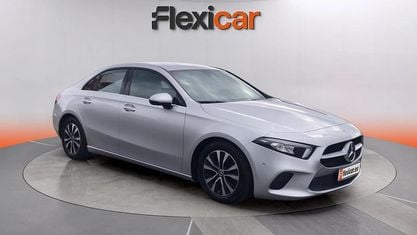 Usado Mercedes A180 136 CV (100 kW) 2019 Gris Berlina