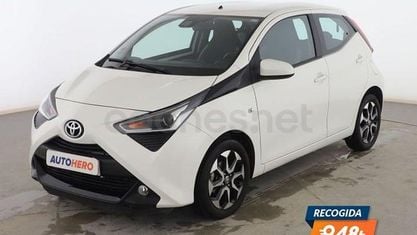Używany Toyota Aygo X-play 72 KM (52 kW) 2018 Biały Hatchback