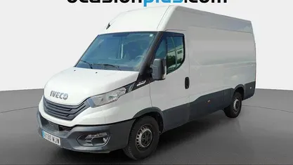 Blanco Usado 2023 Iveco Daily Familiar | 24.719 € (Precio justo)