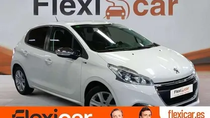 Usado Peugeot 208 Allure 82 CV (60 kW) 2014 Blanco Utilitario