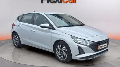 Gris Usado 2024 Hyundai i20 Berlina | 12.990 € (Super precio)