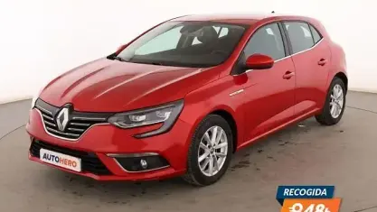 Usado Renault Mégane III Zen 132 CV (97 kW) 2016 Rojo Utilitario