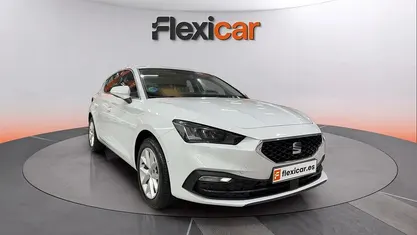 Usado Seat Leon Style 116 CV (85 kW) 2025 Blanco Familiar