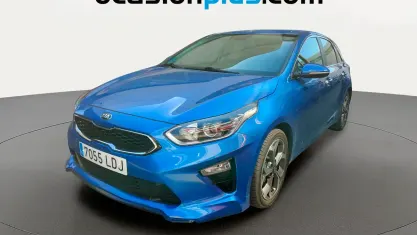 Usado Kia Ceed 140 CV (102 kW) 2019 Azul Utilitario