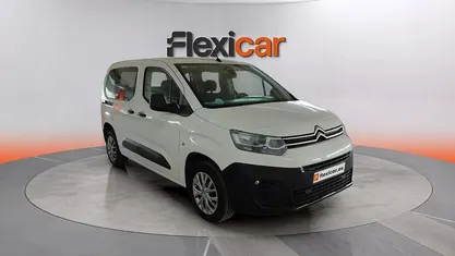 Usado Citroën Berlingo Live 102 CV (75 kW) 2022 Blanco Monovolumen