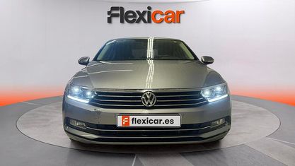 Używany VW Passat Advance 150 KM (110 kW) 2019 Szary Sedan/Limuzyna