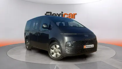 Usado Hyundai Staria 177 CV (130 kW) 2023 Gris Monovolumen