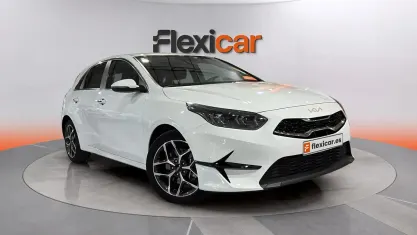 Usado Kia Ceed 101 CV (74 kW) 2023 Blanco Utilitario