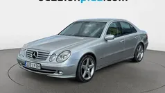 Gris plata Usado 2006 Mercedes E200 Avantgarde Berlina | 10.500 €