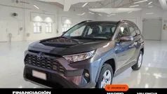 Gris Usado 2021 Toyota RAV4 Hybrid Business Edition SUV | 26.450 € (Precio justo)
