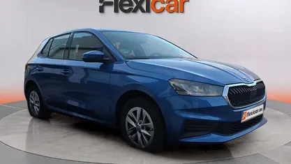 Usado Skoda Fabia Active 95 CV (69 kW) 2022 Azul Berlina