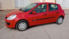Rojo Usado 2007 Renault Clio II Authentique Utilitario | 3800 € (Caro)