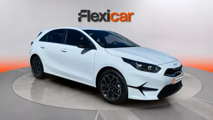 Usado Kia Ceed Style 100 CV (73 kW) 2025 Blanco Utilitario