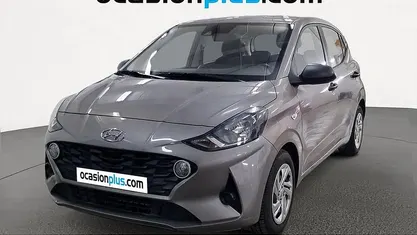 Usado Hyundai i10 67 CV (49 kW) 2022 Gris Utilitario