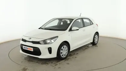 Usado Kia Rio 85 HP (62 kW) 2020 Branco Sedan
