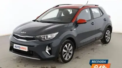 Usado Kia Stonic 101 HP (74 kW) 2022 Cinzento SUV