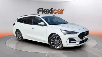 Usado Ford Focus ST-Line 125 CV (91 kW) 2023 Blanco Familiar