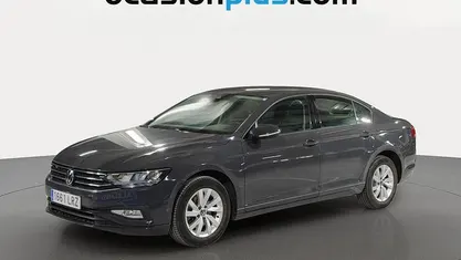 Usado VW Passat 150 CV (110 kW) 2021 Gris Berlina