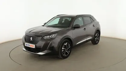 Usado Peugeot 2008 Allure 131 CV (96 kW) 2020 Gris SUV