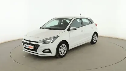 Usado Hyundai i20 75 CV (55 kW) 2019 Blanco Utilitario