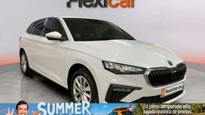 Usado Skoda Scala Essence 116 CV (85 kW) 2024 Blanco Utilitario