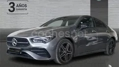 Gris Usado 2024 Mercedes CLA200 AMG line Berlina | 40.490 € (Buen precio)