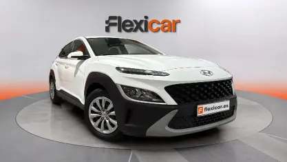 Używany Hyundai Kona 120 KM (88 kW) 2021 Biały SUV