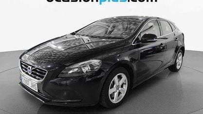Begagnad Volvo V40 Momentum 150 HK (110 kW) 2015 Svart Halvkombi